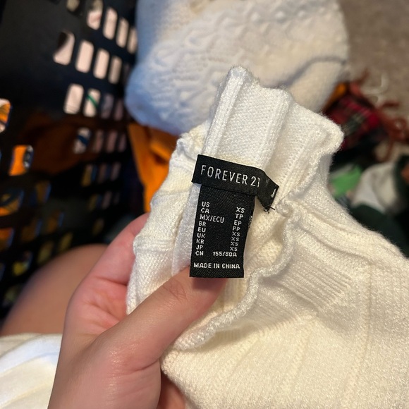 White Ribbed Knit Sweater - Picture 3 of 3